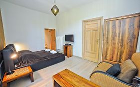 Africana Apartment By Grand Apartments